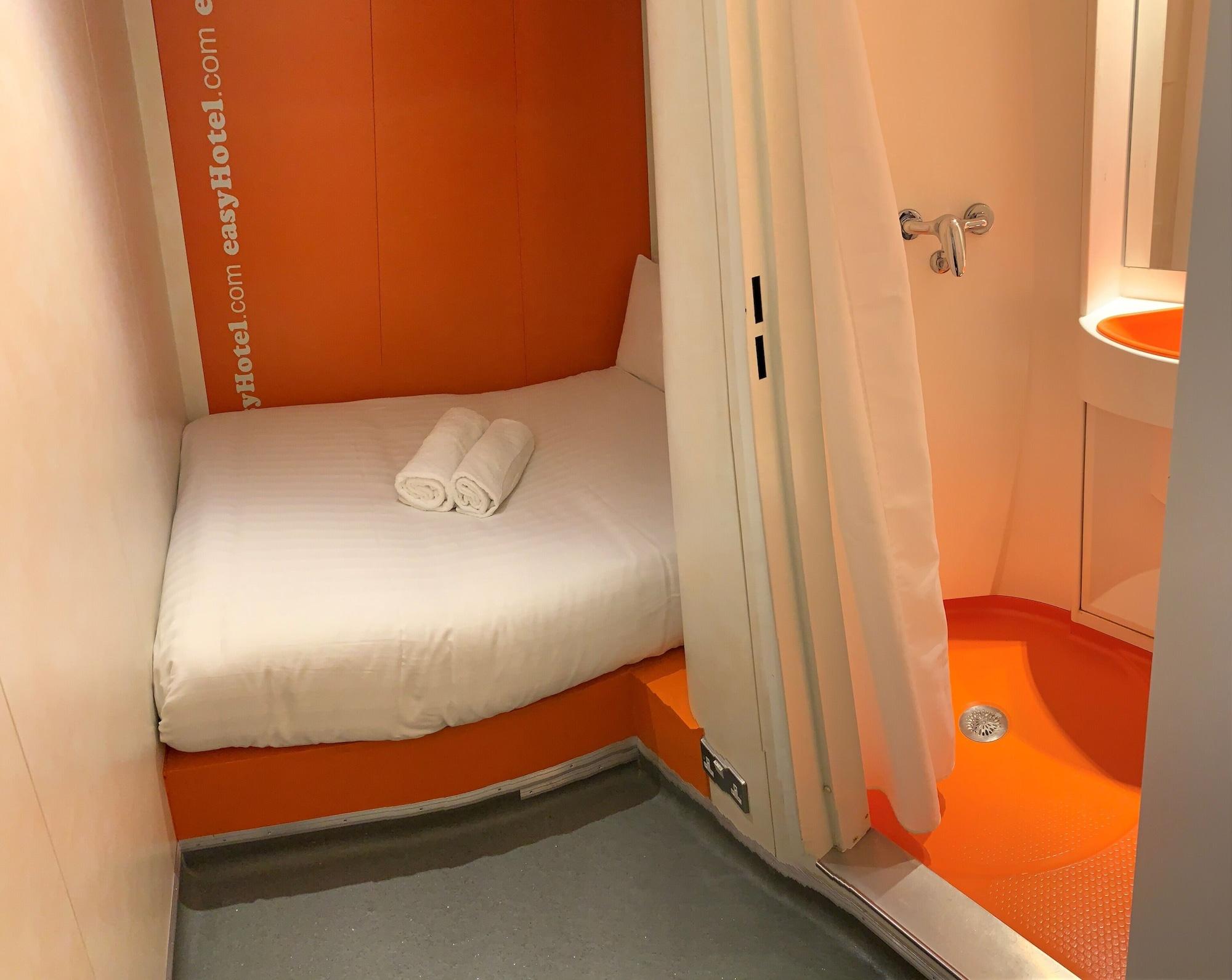 Easyhotel South Kensington London Bagian luar foto
