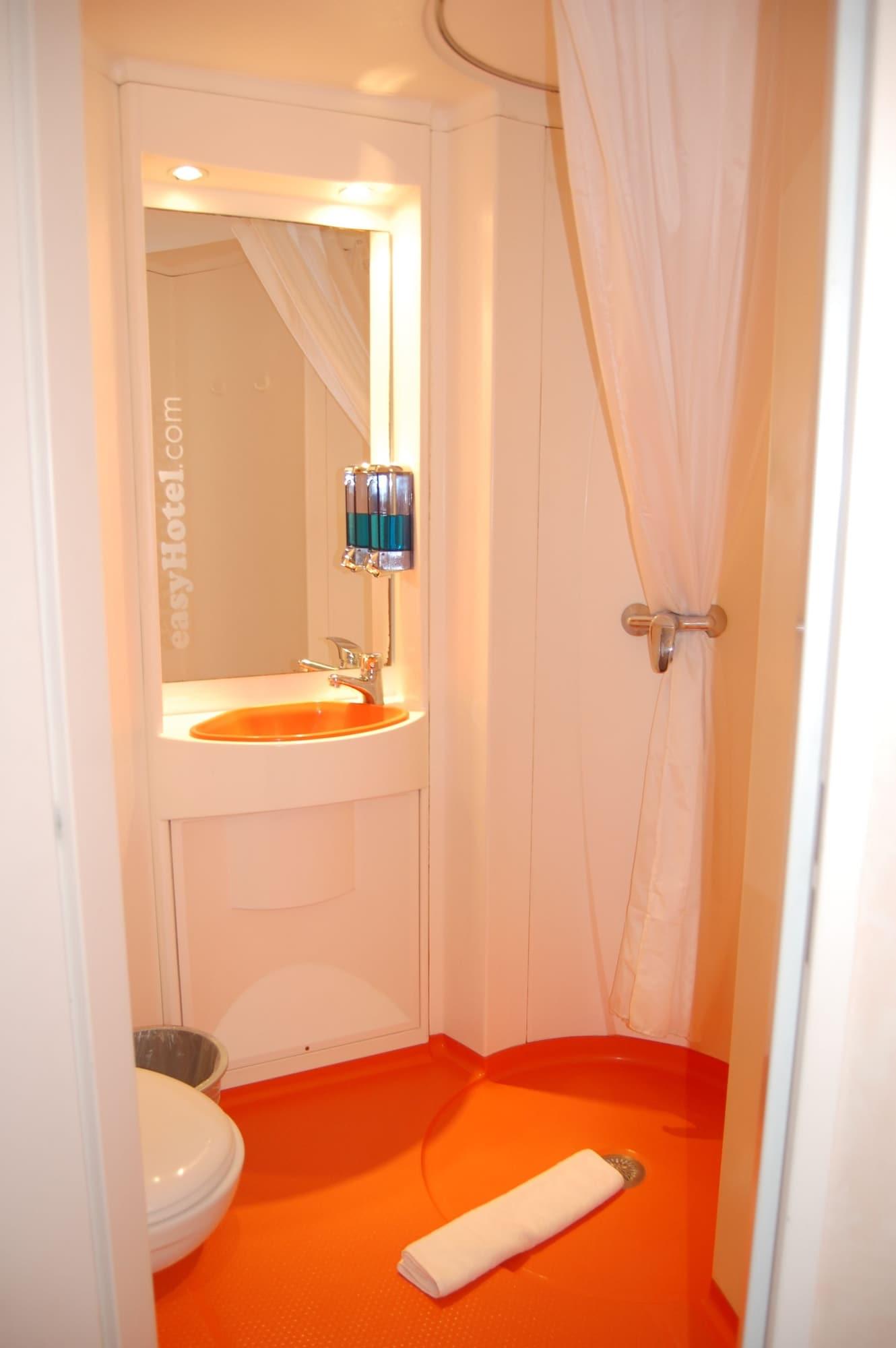 Easyhotel South Kensington London Bagian luar foto