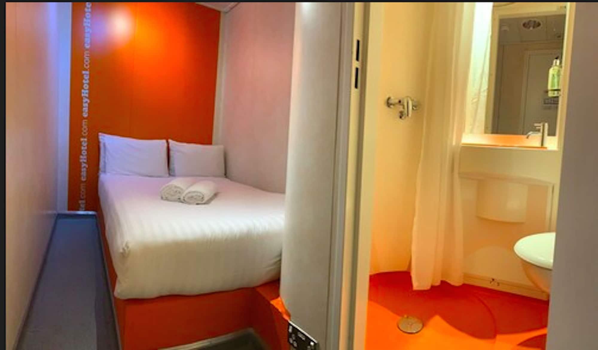 Easyhotel South Kensington London Bagian luar foto