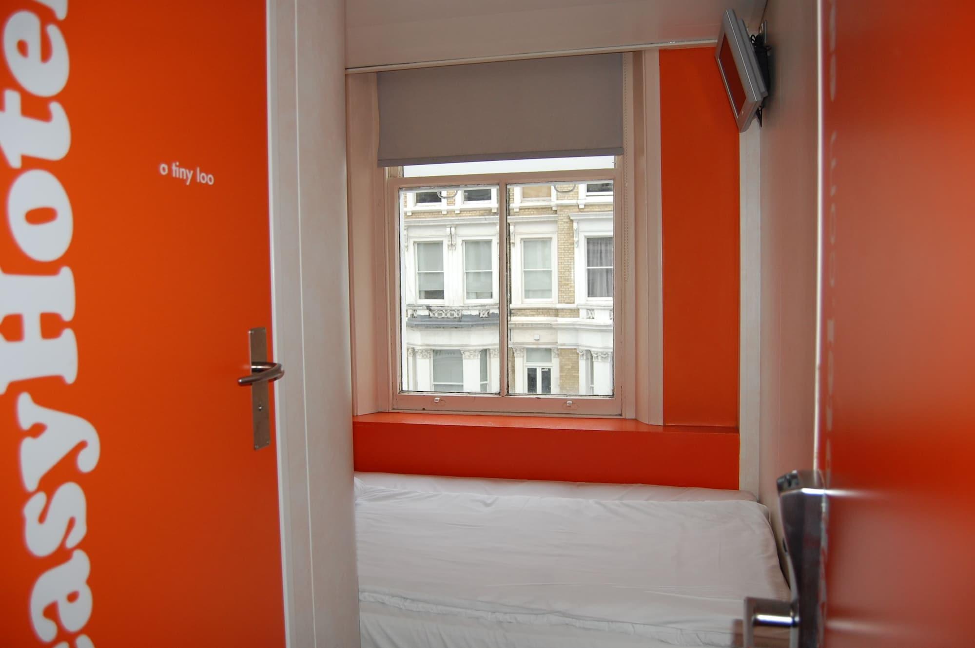Easyhotel South Kensington London Bagian luar foto