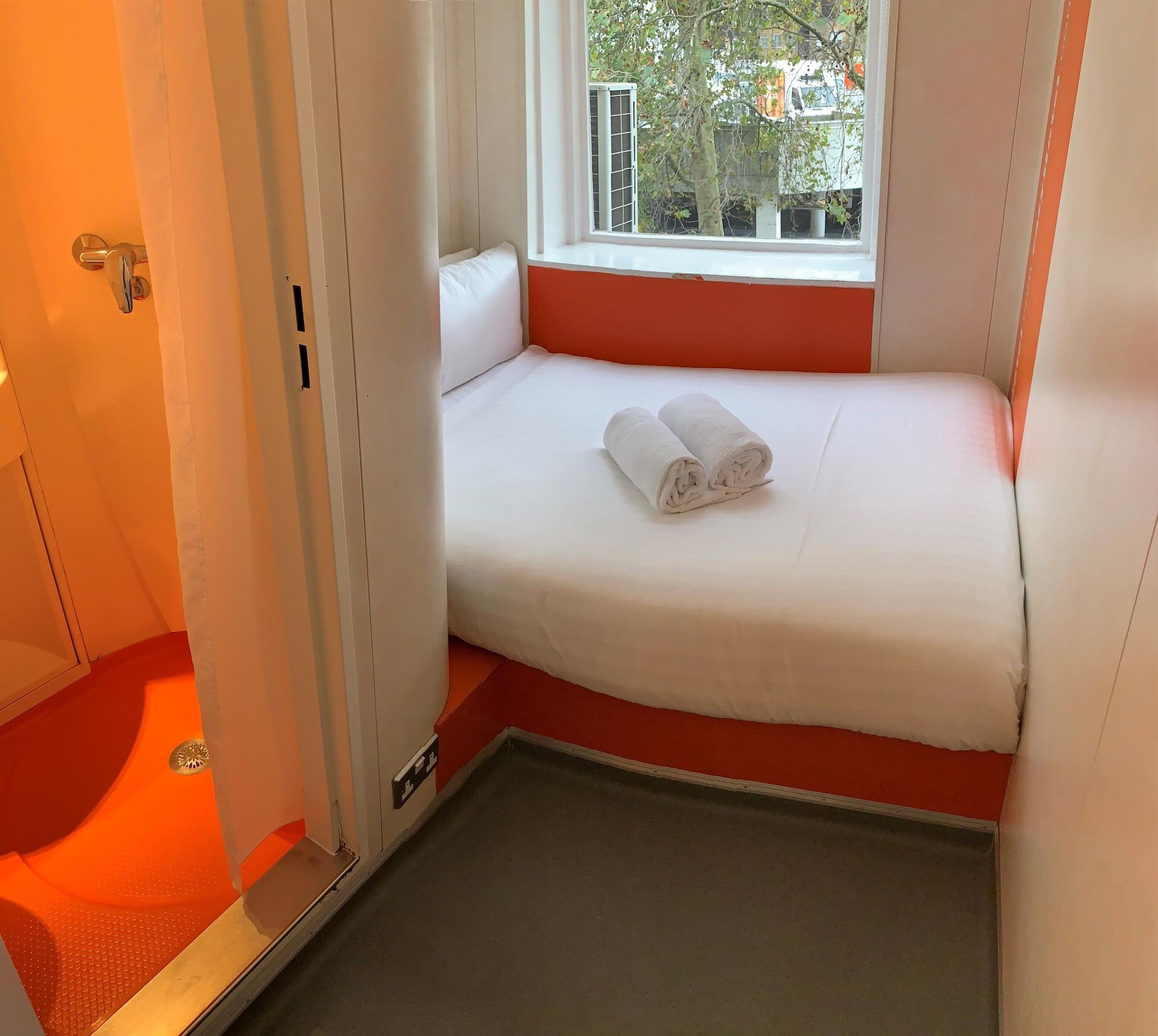 Easyhotel South Kensington London Bagian luar foto