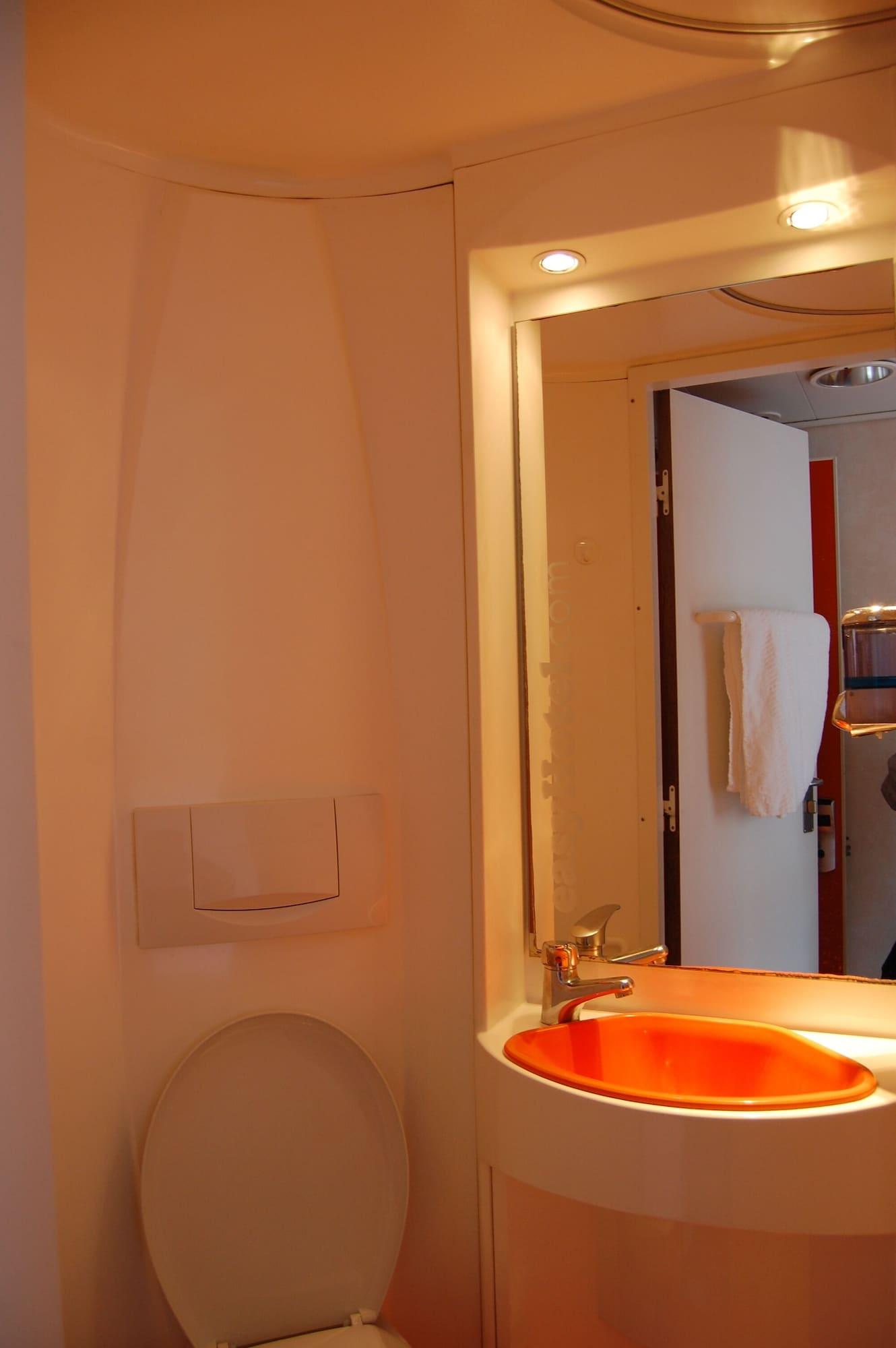 Easyhotel South Kensington London Bagian luar foto