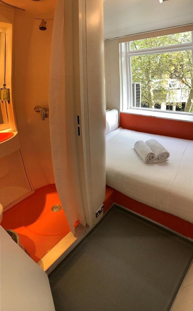 Easyhotel South Kensington London Bagian luar foto