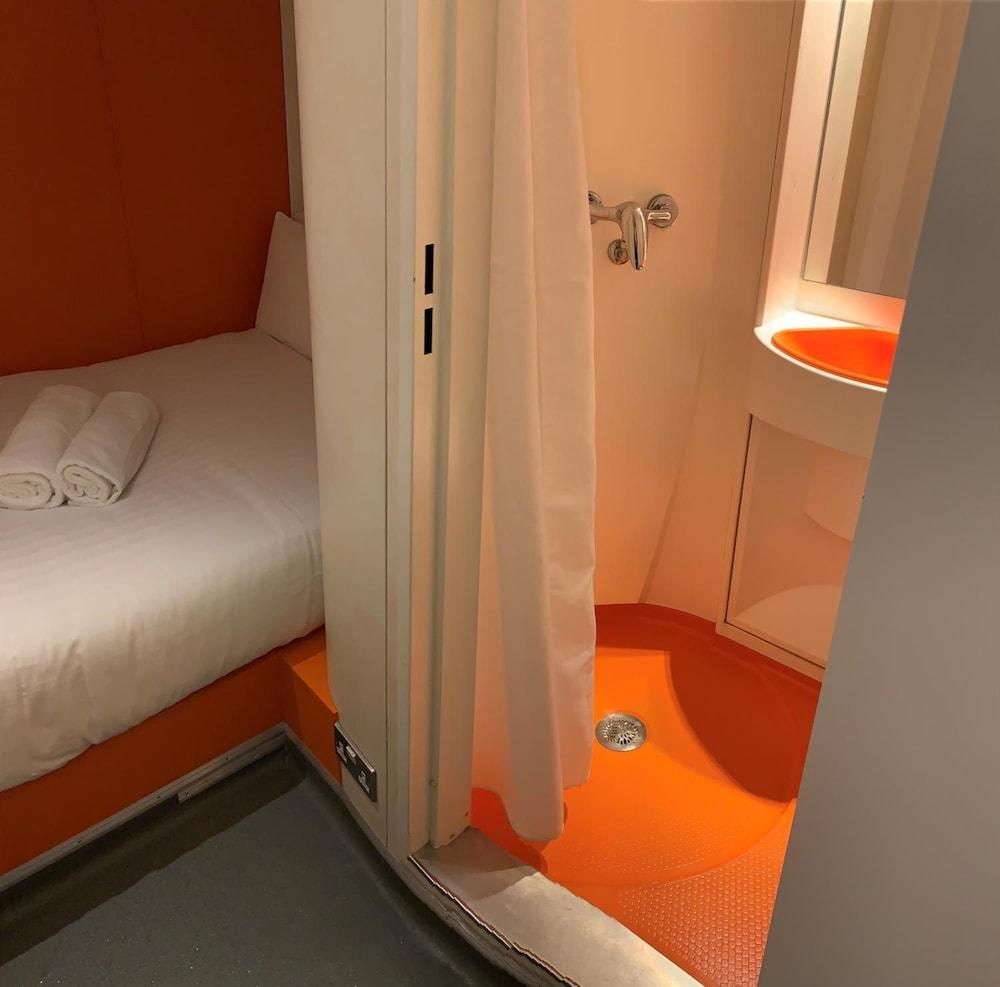 Easyhotel South Kensington London Bagian luar foto