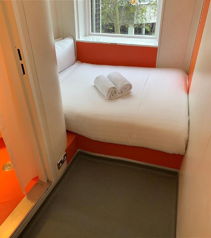 Easyhotel South Kensington London Bagian luar foto