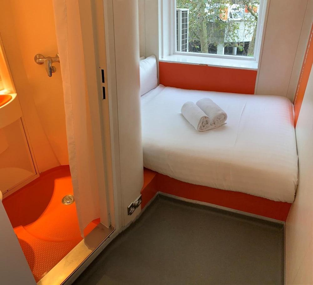 Easyhotel South Kensington London Bagian luar foto