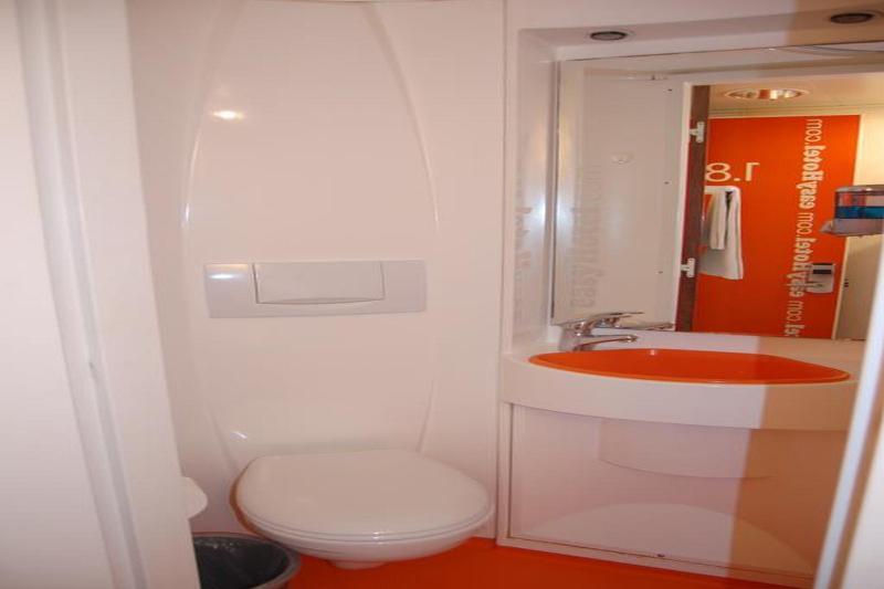 Easyhotel South Kensington London Bagian luar foto