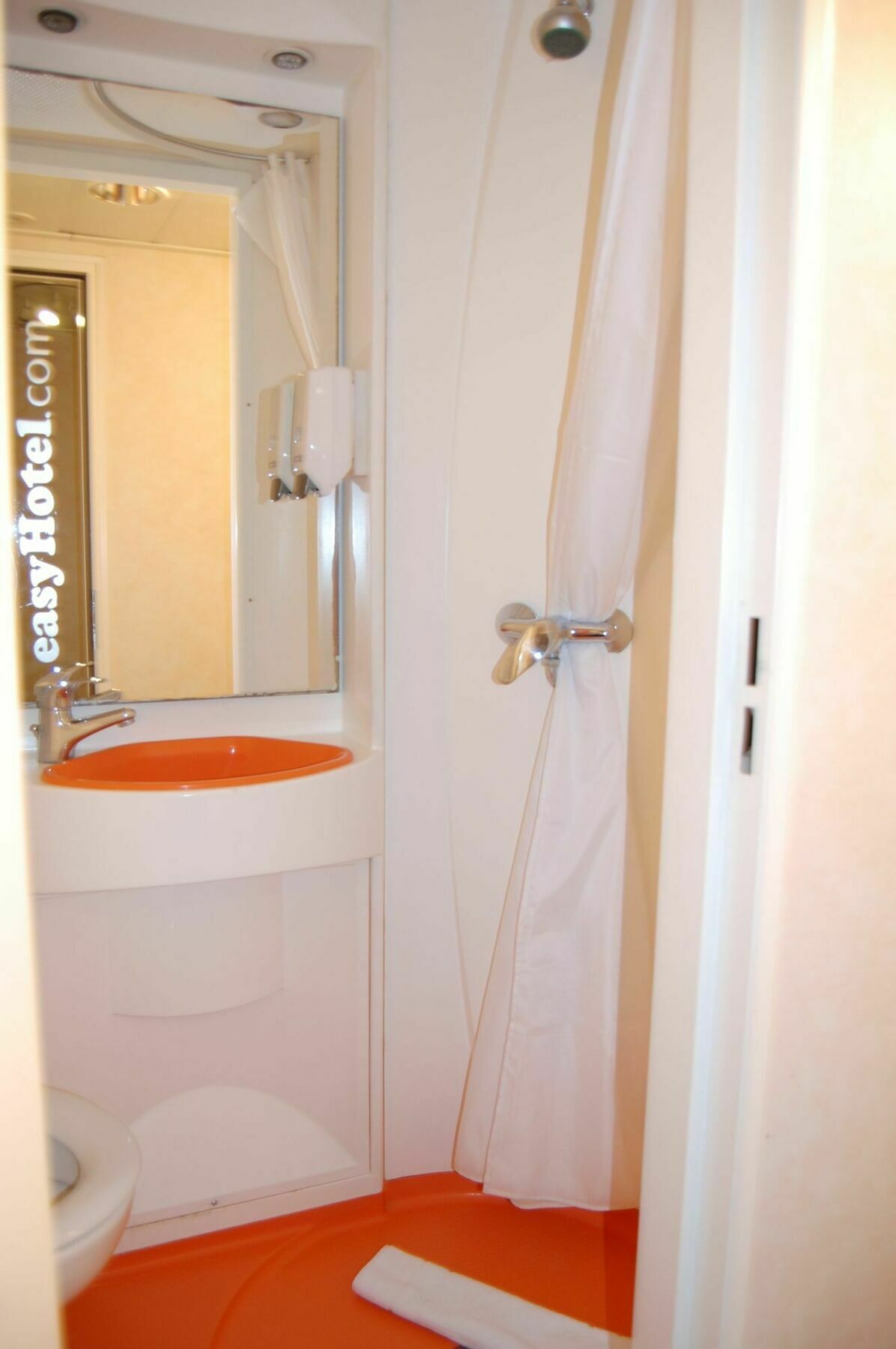 Easyhotel South Kensington London Bagian luar foto
