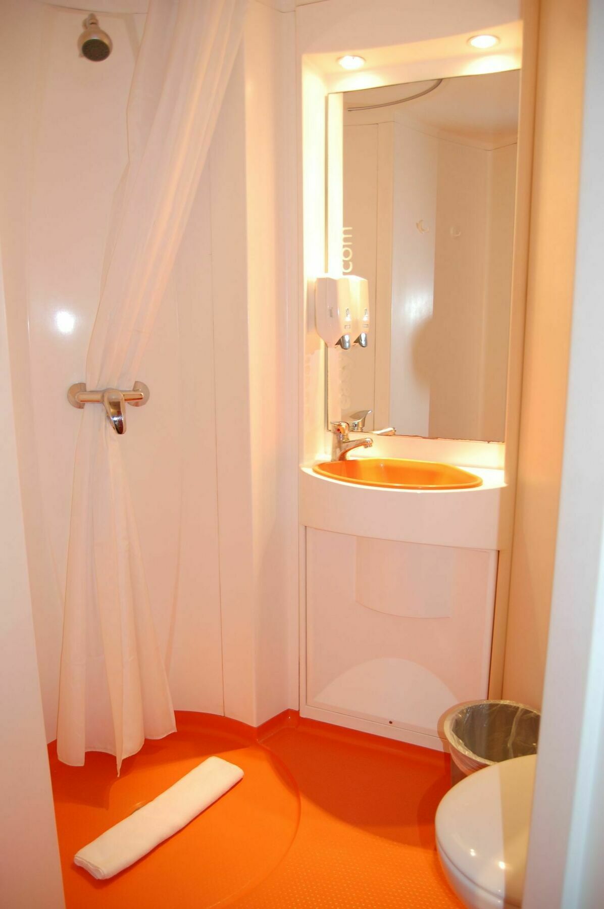 Easyhotel South Kensington London Bagian luar foto