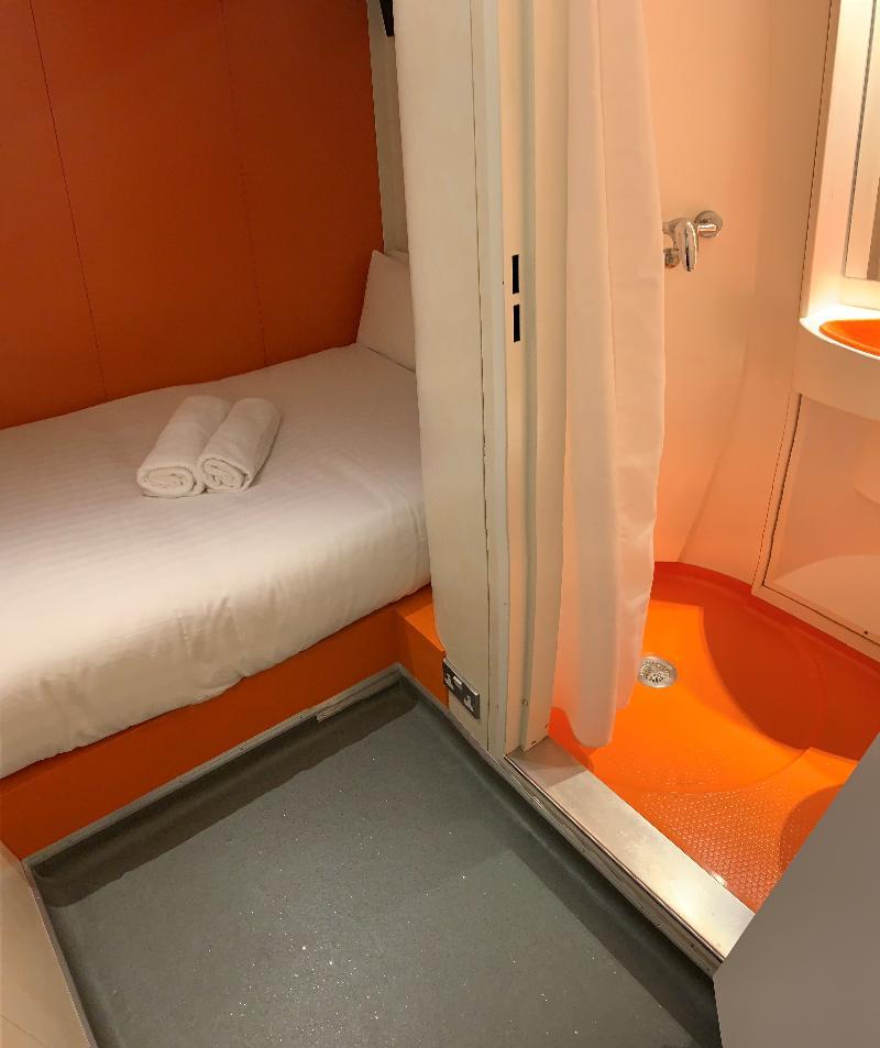 Easyhotel South Kensington London Bagian luar foto
